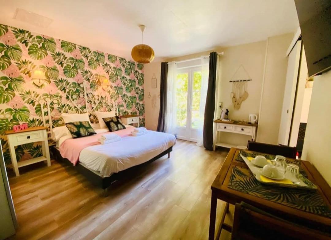 Bed and Breakfast Les Nids De La Baie Favieres  Экстерьер фото